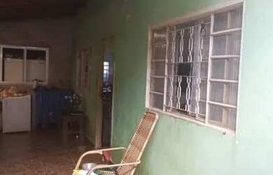 Imagem: A casa possui 2 Dormitórios, 1 Banheiro, 1 Vaga na garagem