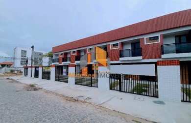 Imagem: A casa possui 3 Dormitórios, 3 Banheiros, 1 Vaga na garagem