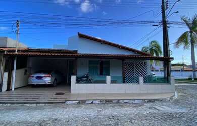 Imagem: A casa em condomínio possui 4 Dormitórios, 3 Banheiros, 2