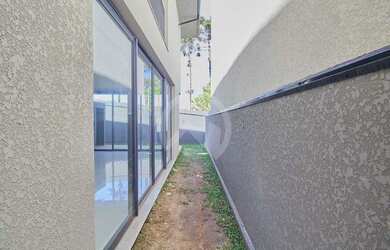 Imagem: A casa em condomínio possui 3 Dormitórios, 3 Banheiros, 2