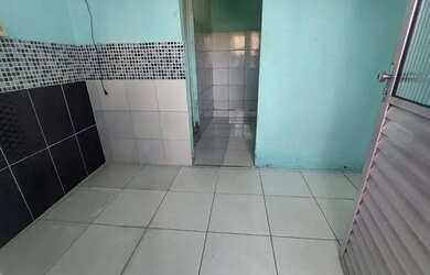 Imagem: A casa possui 1 Dormitório, 1 Banheiro e está localizado