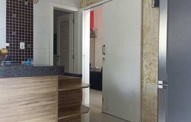 Imagem: A casa possui 3 Dormitórios, 3 Banheiros, 4 Vagas na garagem