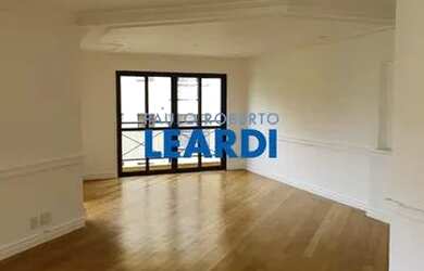 Imagem: O apartamento possui 4 Dormitórios, 4 Banheiros, 2 Vagas na