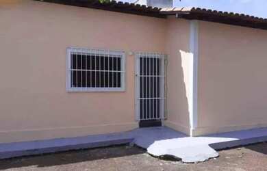 Imagem: A casa possui 2 Dormitórios, 1 Banheiro, 1 Vaga na garagem