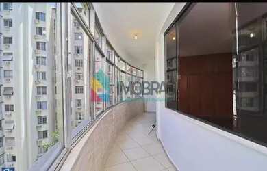 Imagem: O apartamento possui 4 Dormitórios, 4 Banheiros, 1 Vaga na