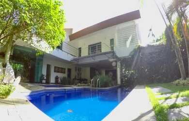 Imagem: A casa em condomínio à venda possui 5 Dormitórios, 5 Banheiros