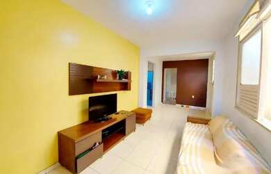 Imagem: A casa possui 3 Dormitórios, 2 Banheiros, 1 Vaga na garagem