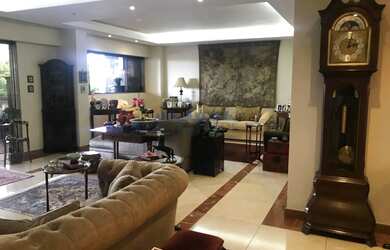 Imagem: O apartamento possui 4 Dormitórios, 5 Banheiros, 3 Vagas na