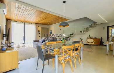 Imagem: A casa em condomínio possui 3 Dormitórios, 4 Banheiros, 3