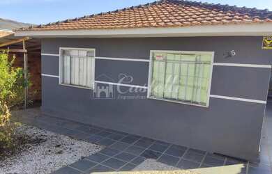 Imagem: A casa possui 2 Dormitórios, 1 Banheiro, 1 Vaga na garagem