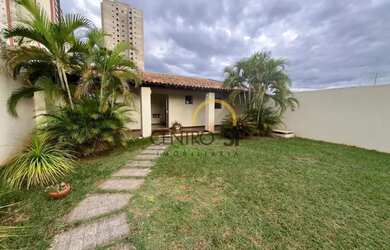 Imagem: A casa possui 1 Dormitório, 1 Banheiro, 5 Vagas na garagem