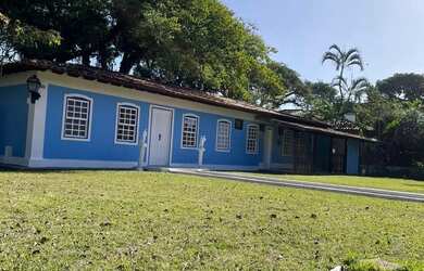 Imagem: A casa possui 5 Dormitórios, 2 Banheiros e 410m² de Área