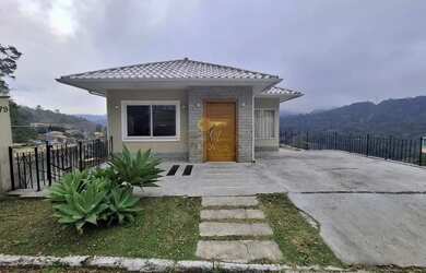 Imagem: A casa em condomínio possui 3 Dormitórios, 4 Banheiros, 2