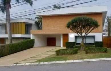 Imagem: A casa em condomínio possui 4 Dormitórios, 5 Banheiros, 5