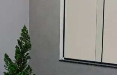 Imagem: A casa possui 2 Dormitórios, 2 Banheiros, 1 Vaga na garagem