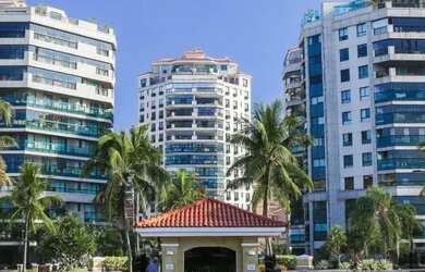 Imagem: O apartamento possui 4 Dormitórios, 3 Banheiros, 2 Vagas na