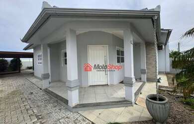 Imagem: A casa possui 2 Dormitórios, 2 Banheiros, 81m² de Área e