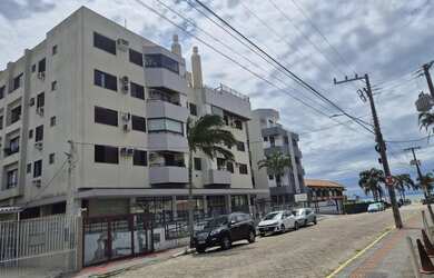 Imagem: O apartamento possui 2 Dormitórios e Acomodam 6 pessoas e está