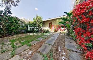 Imagem: A casa possui 4 Dormitórios, 4 Banheiros, 3 Vagas na garagem