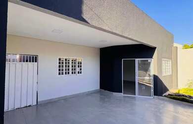 Imagem: A casa possui 3 Dormitórios, 3 Banheiros e está localizado