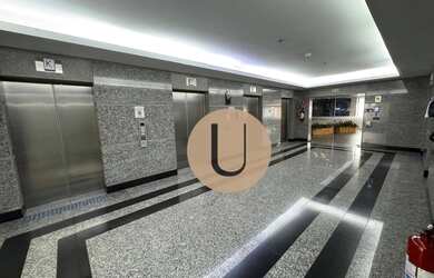 Imagem: O depósito possui 4 Vagas na garagem, 465m² de Área e está