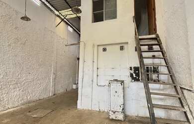 Imagem 6: Aluga-se galpão. 270m² de Áreae5 Vagas na garagem