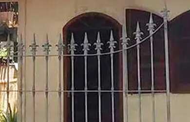 Imagem: A casa possui 2 Dormitórios, 2 Banheiros, 1 Vaga na garagem