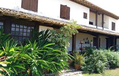 Imagem: A casa possui 5 Dormitórios, 5 Banheiros, 5 Vagas na garagem