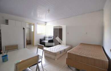 Imagem: A casa possui 1 Dormitório, 1 Banheiro, 24m² de Área, Imóvel