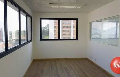 Imagem: O depósito possui 2 Vagas na garagem e 66m² de Área e está