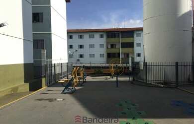 Imagem: O apartamento possui 3 Dormitórios, 1 Banheiro, 1 Vaga na garagem