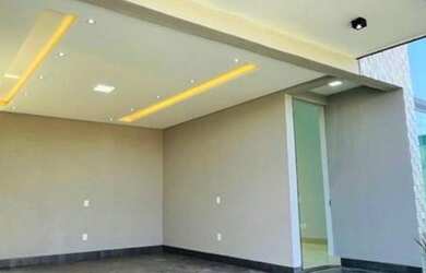 Imagem: A casa possui 3 Dormitórios, 3 Banheiros, 3 Vagas na garagem