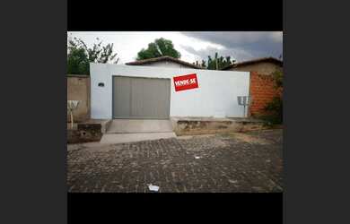 Imagem: A casa possui 2 Dormitórios, 1 Banheiro, 1 Vaga na garagem