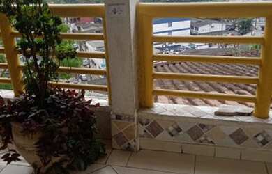 Imagem 4: Vende-se casa Guarujá. Churrasqueira, Varanda, 3 Vagas na garageme5 Dormitórios