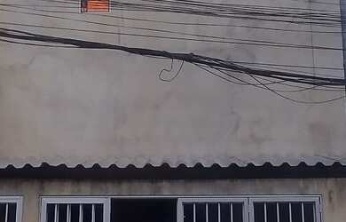 Imagem: A casa possui 3 Dormitórios, 4 Banheiros e 1 Vaga na garagem