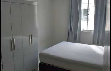 Imagem: O apartamento possui 2 Dormitórios, 1 Banheiro, 1 Vaga na garagem