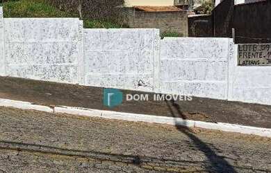 Imagem: O terreno possui 420m² de Área e está localizado em Quintas