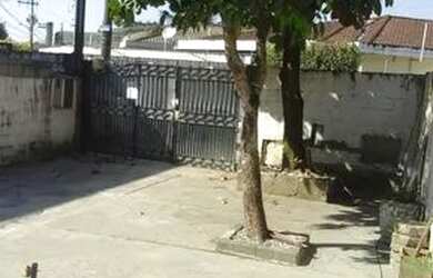 Imagem: A casa possui 2 Dormitórios, 1 Banheiro, 2 Vagas na garagem