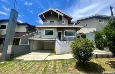 Imagem: A casa em condomínio possui 3 Dormitórios, 4 Banheiros, 2