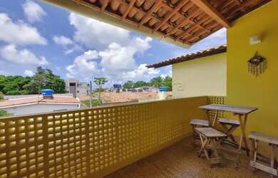 Imagem: A casa possui 4 Dormitórios, 3 Banheiros, 3 Vagas na garagem