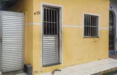 Imagem: A casa possui 3 Dormitórios, 1 Banheiro, 30m² de Área e