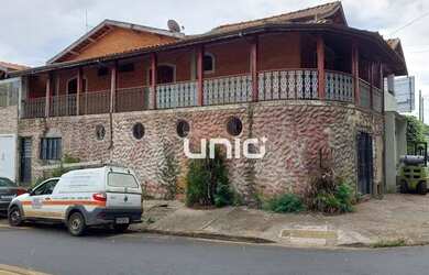 Imagem: A casa possui 3 Dormitórios, 5 Banheiros e 98m² de Área e