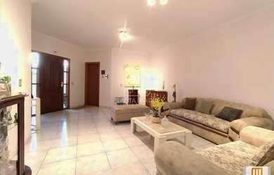 Imagem 2: Casa sobrado na rua 4 dormitórios/suite, cozinha planejada