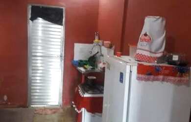 Imagem: A casa possui 3 Dormitórios, 2 Banheiros e está localizado