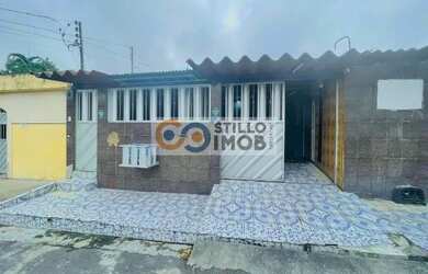 Imagem: A casa possui 4 Dormitórios, 5 Banheiros, 2 Vagas na garagem