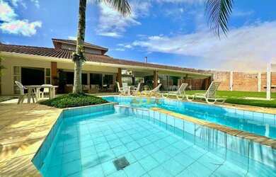 Imagem: A casa em condomínio possui 4 Dormitórios, 5 Banheiros, 4