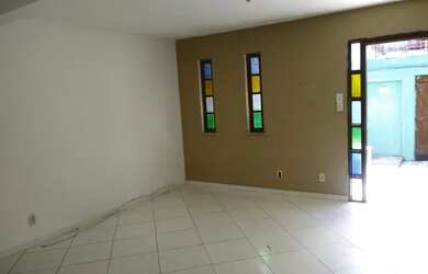 Imagem: A casa possui 3 Dormitórios, 5 Banheiros, 1 Vaga na garagem