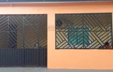 Imagem: A casa em condomínio possui 3 Dormitórios, 2 Banheiros, 100m²