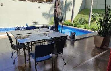 Imagem: A casa em condomínio possui 3 Dormitórios, 5 Banheiros, 4