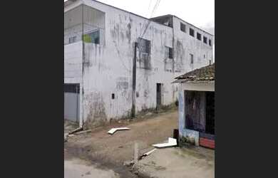 Imagem 1: Terreno de três casas